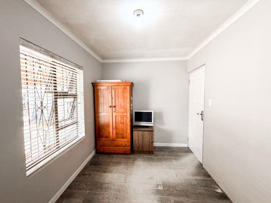4 Bedroom Property for Sale in Levallia Western Cape
